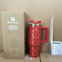Lade das Bild in den Galerie-Viewer, Limited Edition Coach 40oz Tumbler